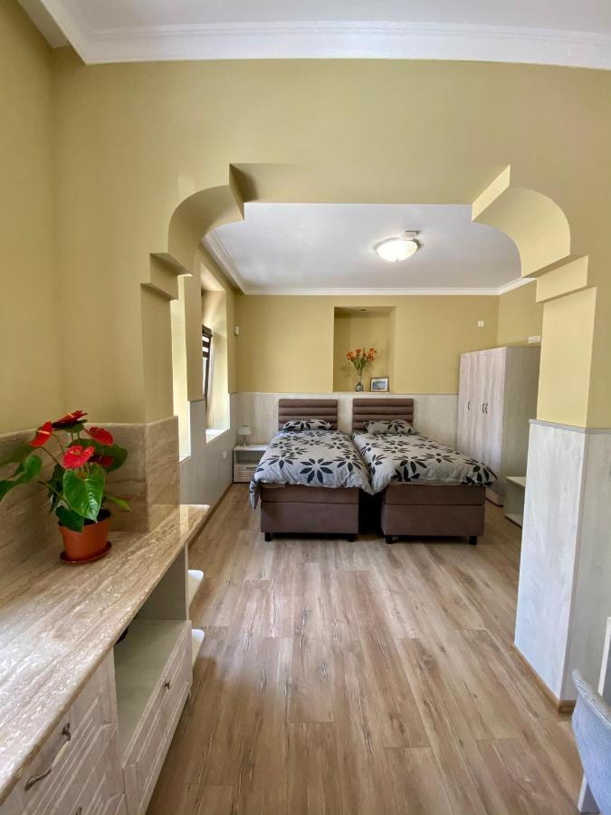 Къща За Гости Кребс Guesthousekrebs Shumen Exteriör bild