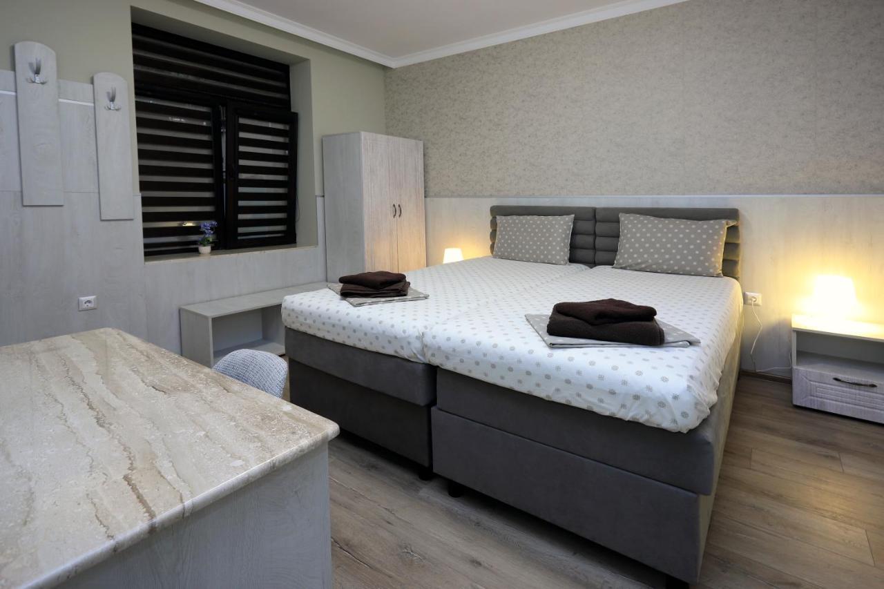 Къща За Гости Кребс Guesthousekrebs Shumen Exteriör bild