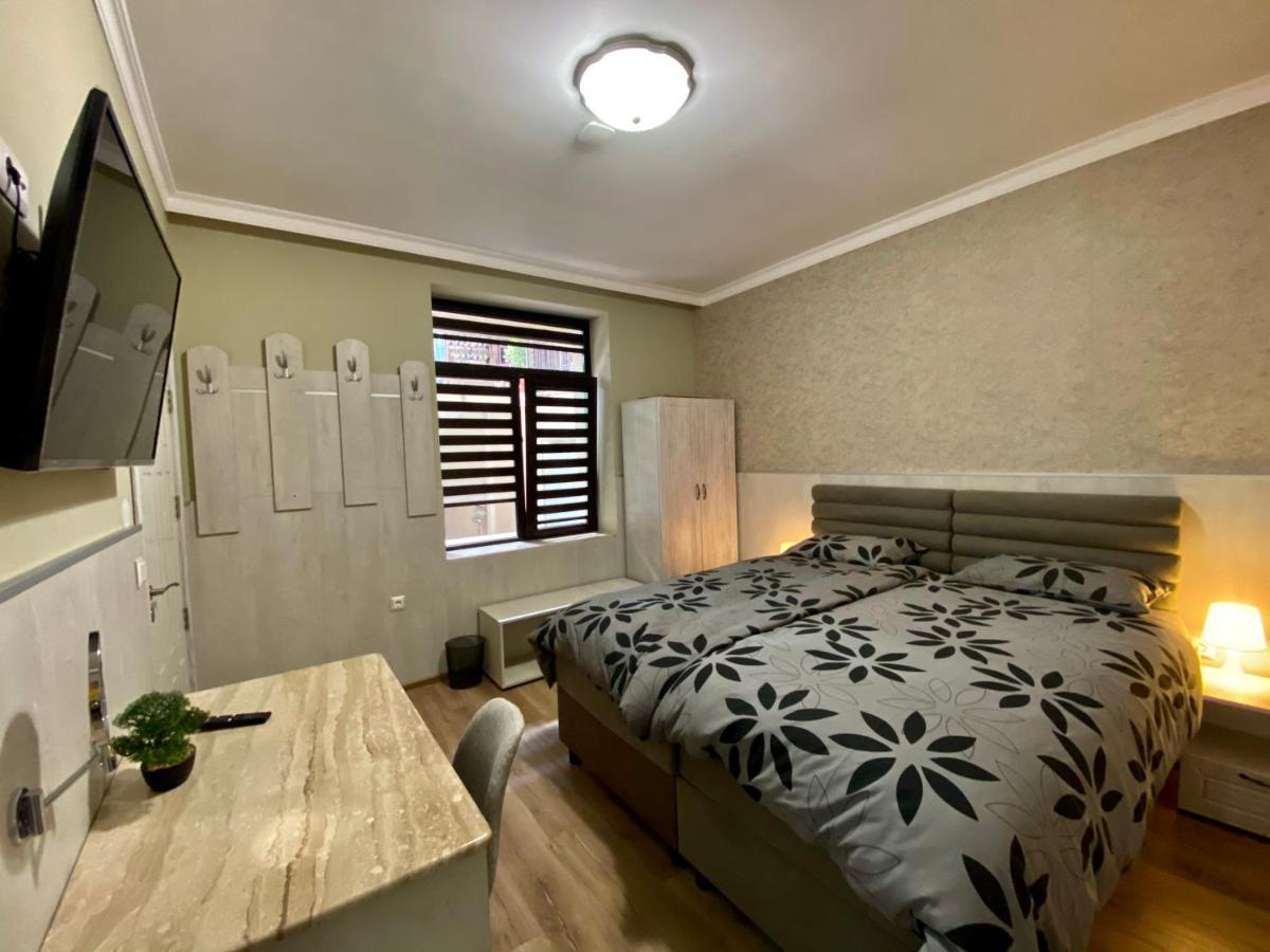 Къща За Гости Кребс Guesthousekrebs Shumen Exteriör bild