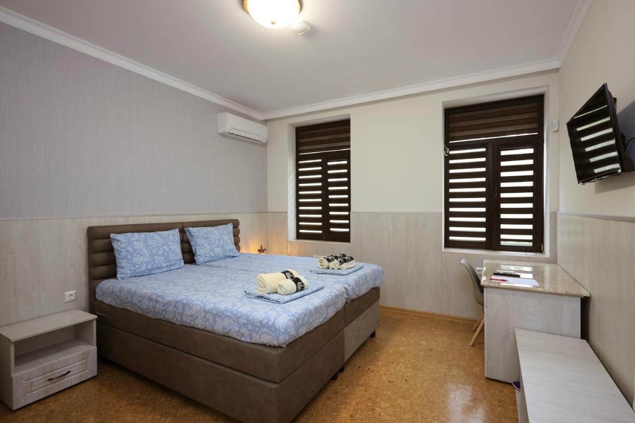 Къща За Гости Кребс Guesthousekrebs Shumen Exteriör bild